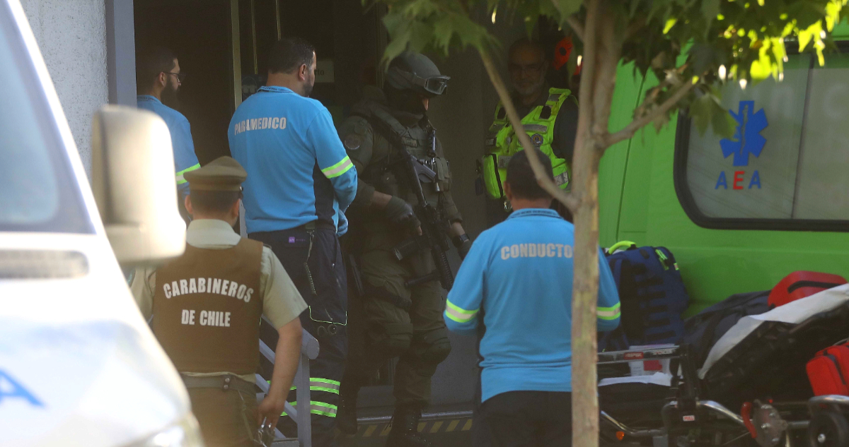 Liberan a mujer que desconocido mantuvo de rehén por casi 7 horas en Las Condes: sujeto fue detenido