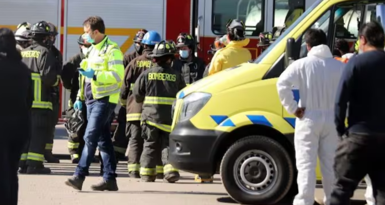 Trabajadores se intoxican con gases de ácido sulfhídrico y caen a fosa séptica en Puerto Montt