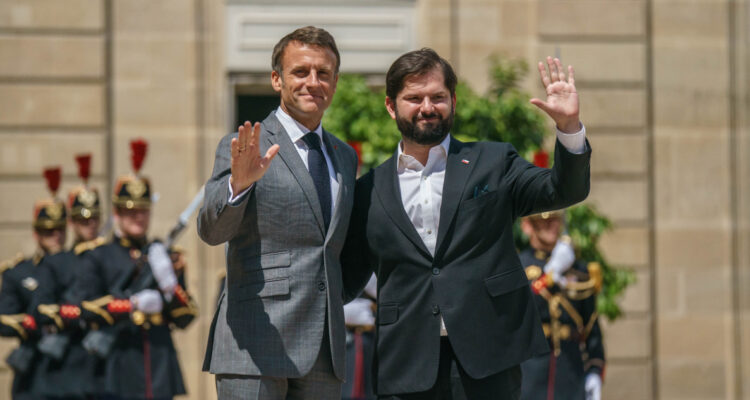 El interés económico de la visita de Emmanuel Macron a Chile