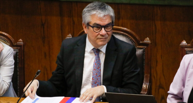 Marcel dice que “es difícil de entender” el paro del sector público y se suma a críticas de Jara