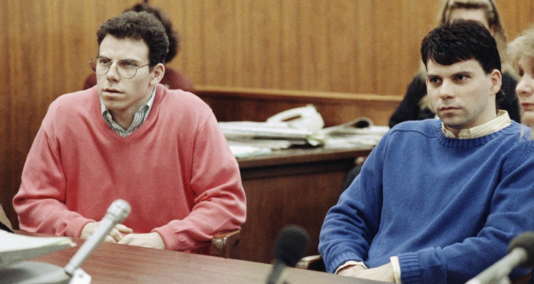 Erik y Lyle Menéndez en tribunales en referencia a nueva lectura de sentencia