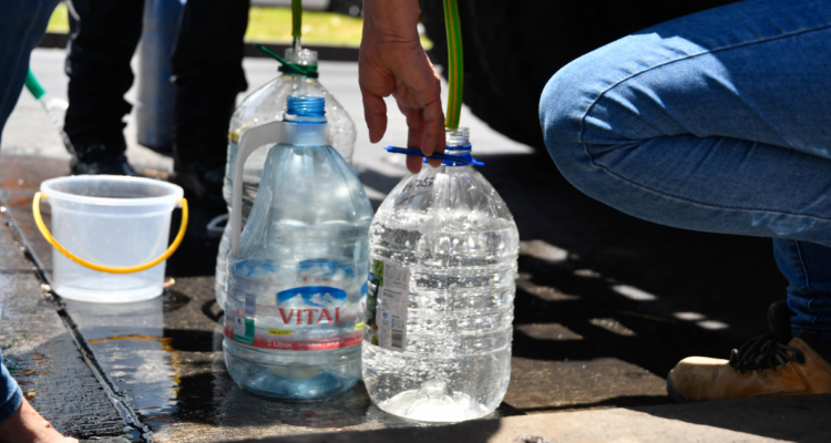 Aguas Antofagasta recibió millonaria multa por cortes de suministro que afectaron a 262 mil habitantes