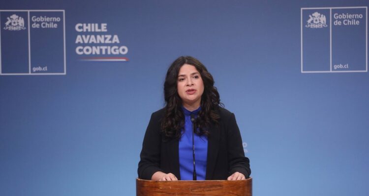 Ministra Orellana explica por qué no se han contactado directamente con víctima de caso Monsalve