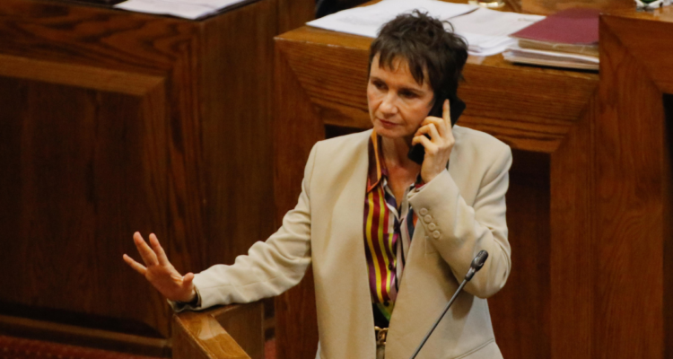 Ministra Tohá: “Los ministros que quieren ser parlamentarios fueron consultados y ninguno va a irse”