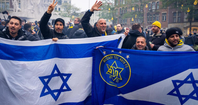 Ministro israelí pide “castigos severos a responsables” de ataques a hinchas en Ámsterdam