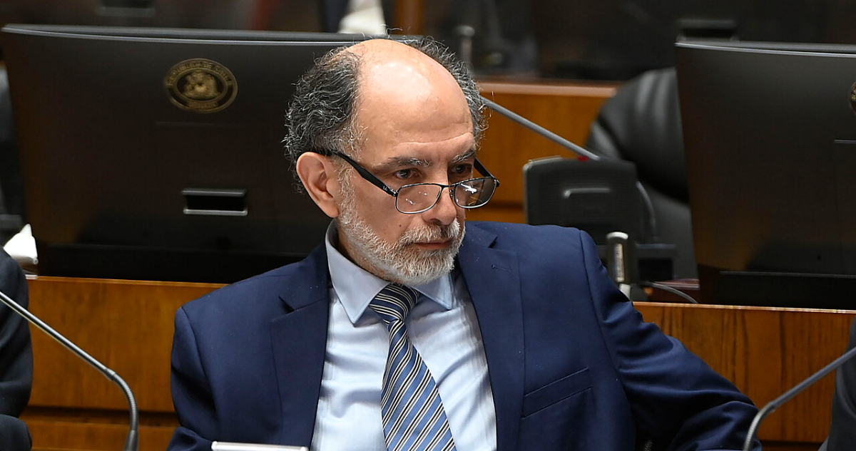 Exministro Muñoz interpone recurso de protección contra el Pleno de la Suprema y Comisión de Ética