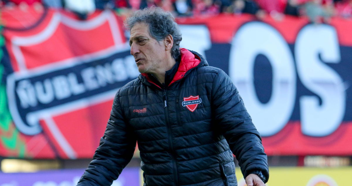 Ñublense acabó con el ciclo de Mario Salas en la banca de los ‘Diablos Rojos’.