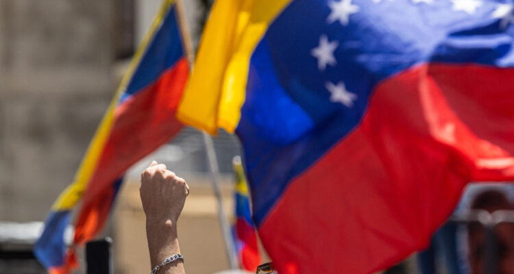 Opositores asilados denuncian “asedio” en residencia de embajada argentina en Caracas: están sin agua