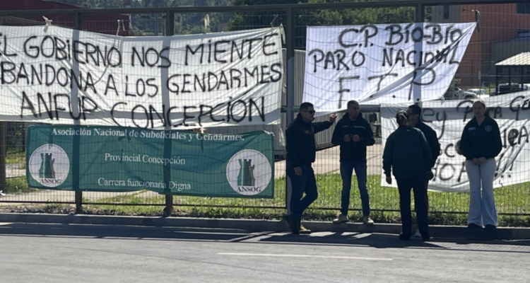 Paro de funcionarios de Gendarmería retrasó ingreso de visitas al Complejo Penitenciario del Bío Bío