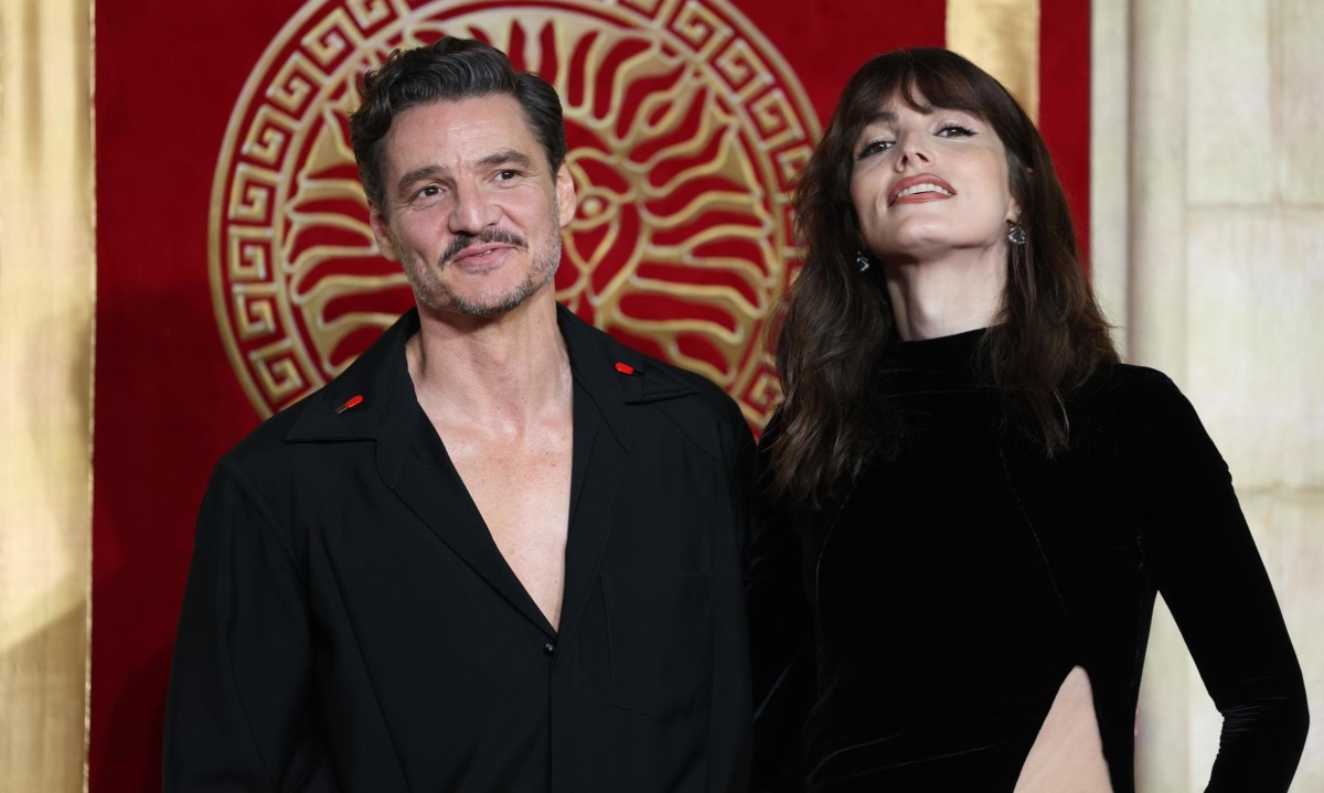 Pedro Pascal llegó con su hermana Lux a avant premiere de "Gladiador 2": también llegó Carlos III