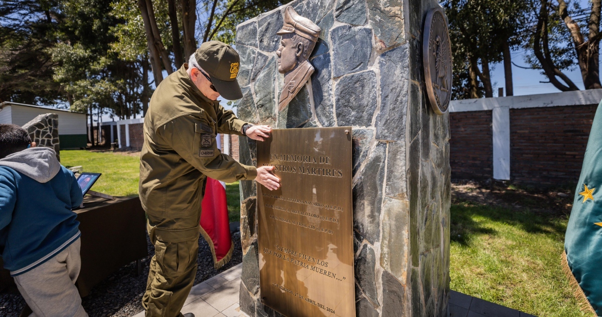 Placa conmemorativa de carabineros asesinados 