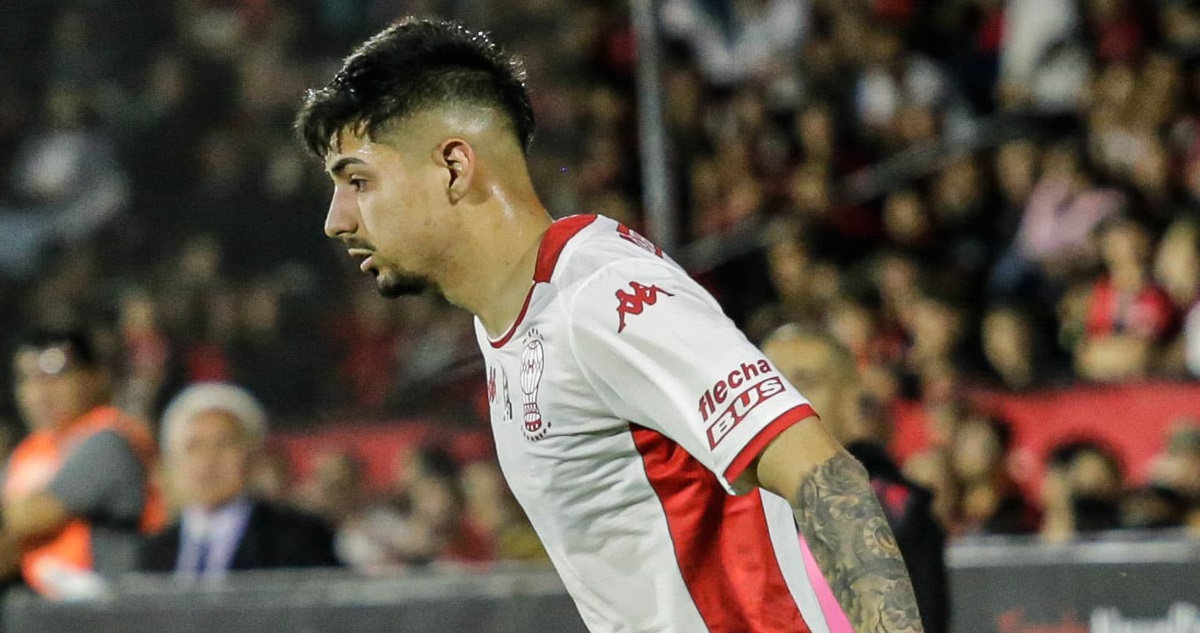 Williams Alarcón fue citado en Huracán tras ser liberado de La Roja.