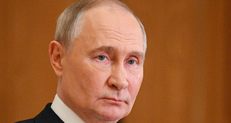 Putin no descarta usar nuevo misil hipersónico contra centros de toma de decisión en Kiev