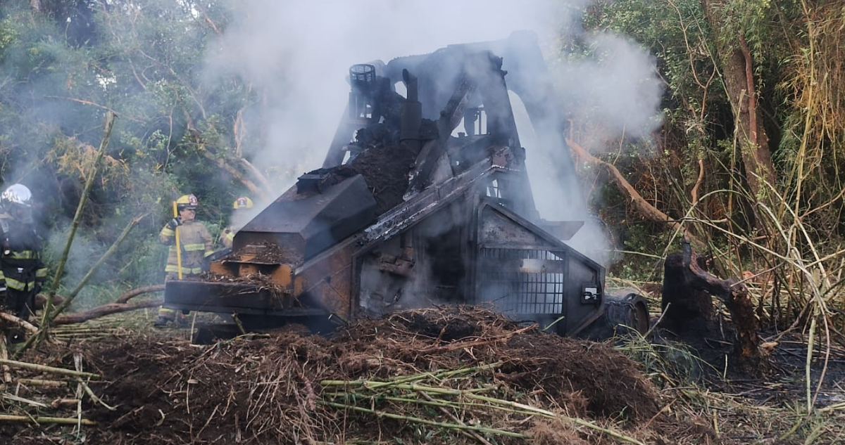 Reportan ataque incendiario a maquinaria en fundo “Tres Hijuelas” de Lautaro: PDI realiza diligencias