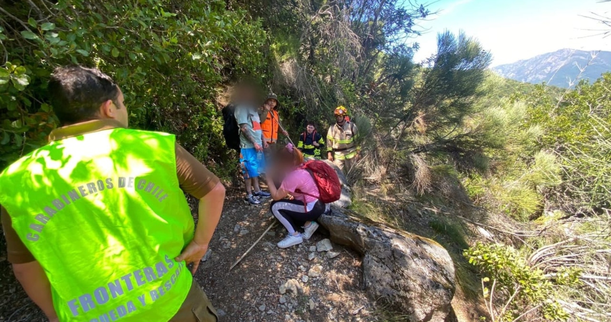 Rescatan a pareja extraviada en cordillera de Ñuble