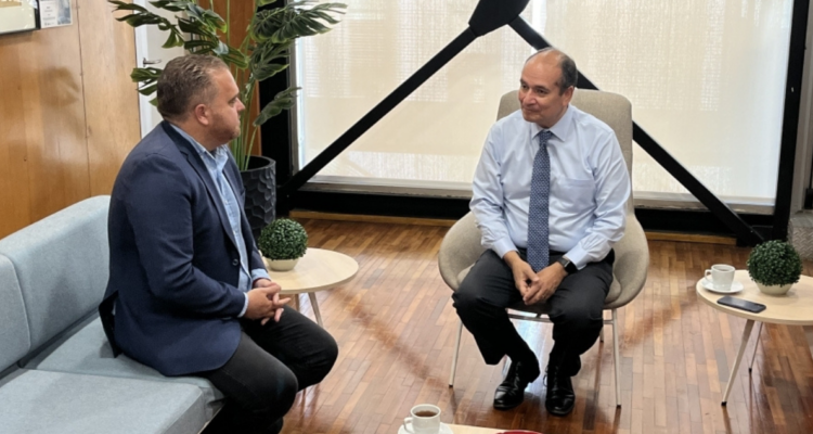 Sergio Giacaman y Rodrigo Díaz en reunión por renovación de contratas