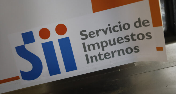 Repatriación de capitales: Extienden plazo para que chilenos declaren en SII sus bienes en extranjero