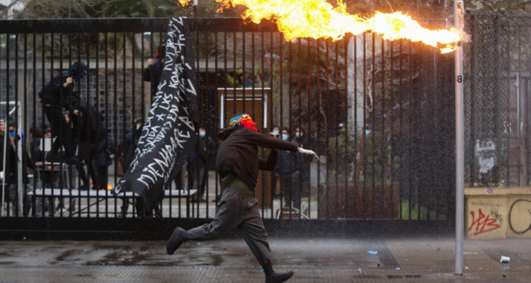 Cámara aprueba indicación para prohibir a estudiantes sancionados por Aula Segura acceder a gratuidad
