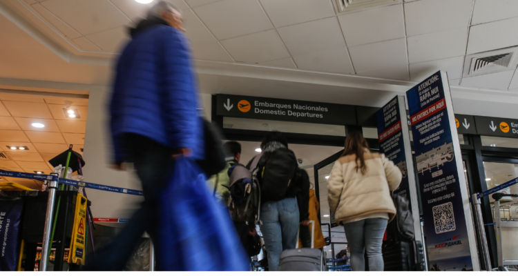 Tras llegar a acuerdo: funcionarios de la DGAC descartaron ralentización indefinida de sus funciones