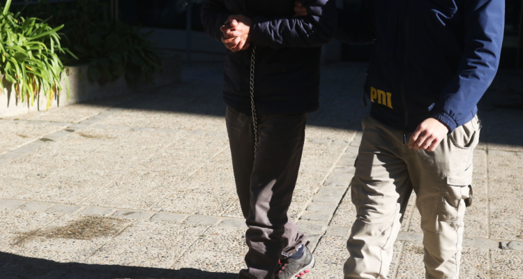 En prisión preventiva quedó “Varela”: fue formalizado por triple homicidio consumado en Lota