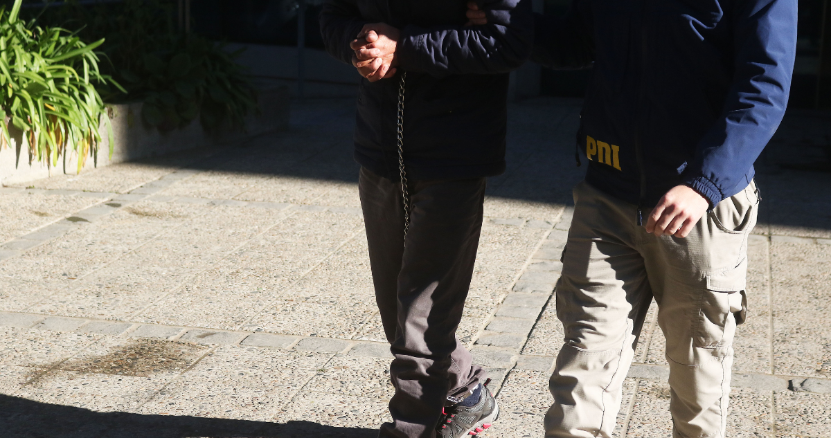 En prisión preventiva quedó “Varela”: fue formalizado por triple homicidio consumado en Lota