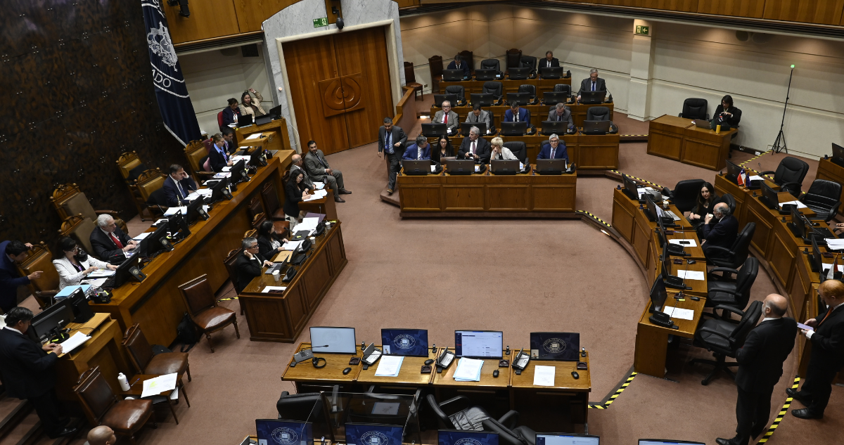 Senadores presentan proyecto de ley para moderniza sistema político y electoral de cara al 2025