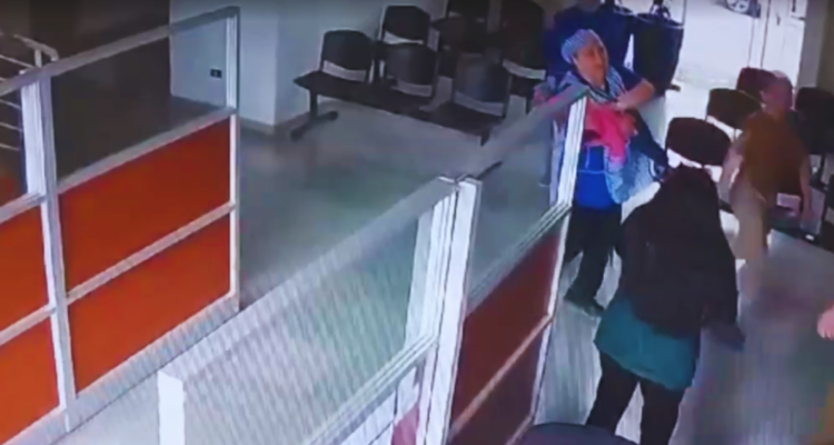 Minutos de terror en comisaría de Molina tras auxiliar a niña de un año que se asfixiaba