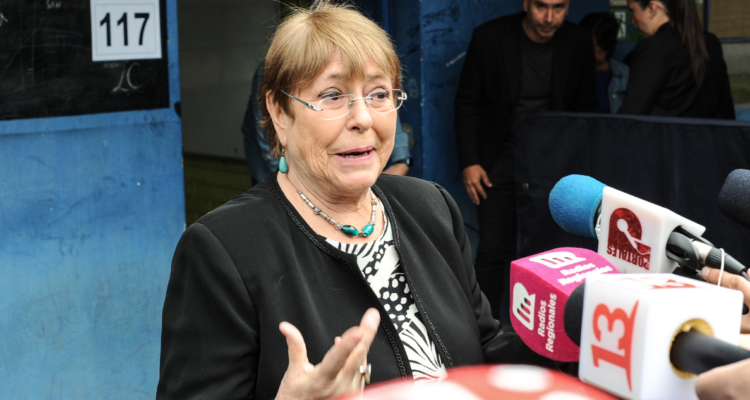 Bachelet por segunda vuelta de gobernadores: 