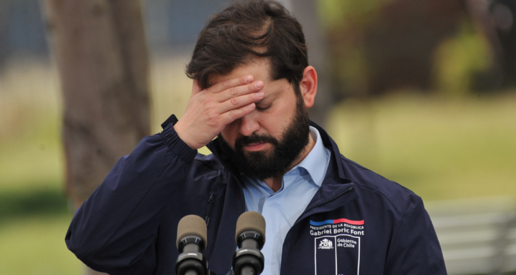 Asesor de denunciante de Boric aclara que acción judicial se da tras supuesta pérdida de pendrive