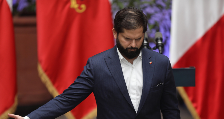 Oposición pide aclarar manejo de la denuncia contra Boric ante “dudas” por similitudes con Caso Monsalve