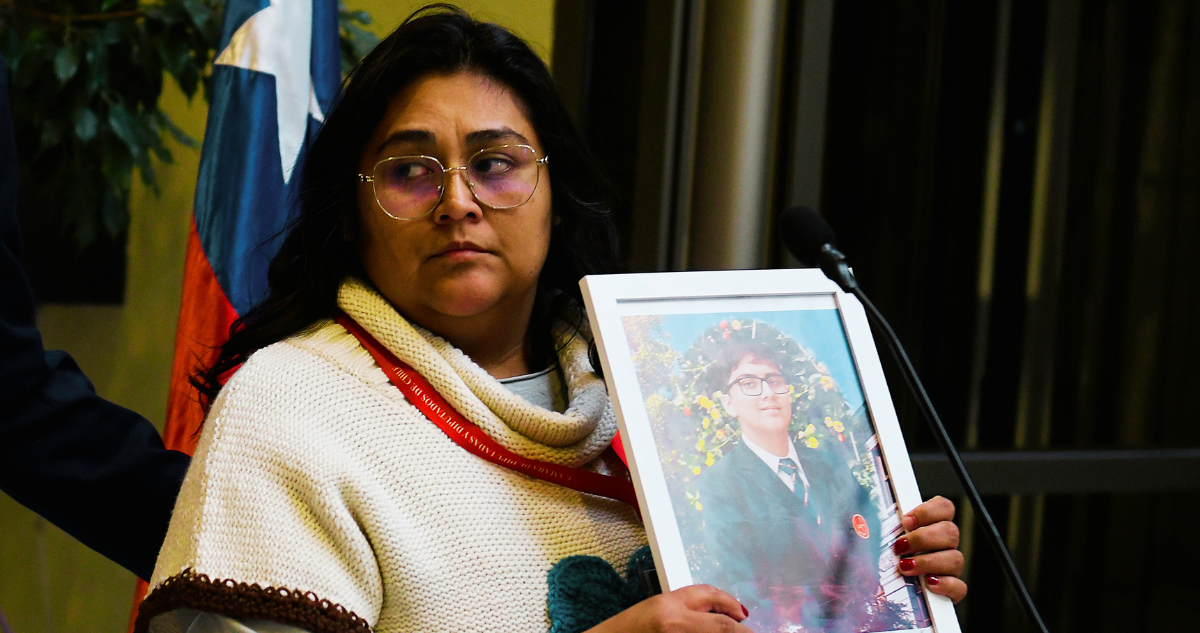 Familiares y ex conscriptos llegan a Arica para reconstitución de escena por muerte de Franco Vargas