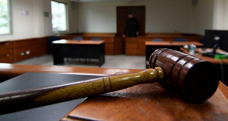 Acogen solicitud de extradición contra dos integrantes de banda delictual que operaba en Alto Hospicio