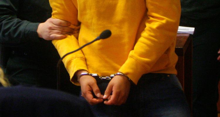 Orden de detención pendiente