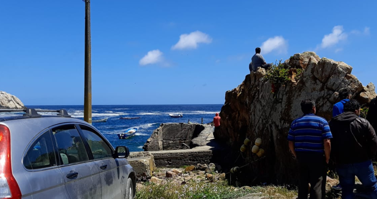 Embarcación vuelca en Caleta Chome