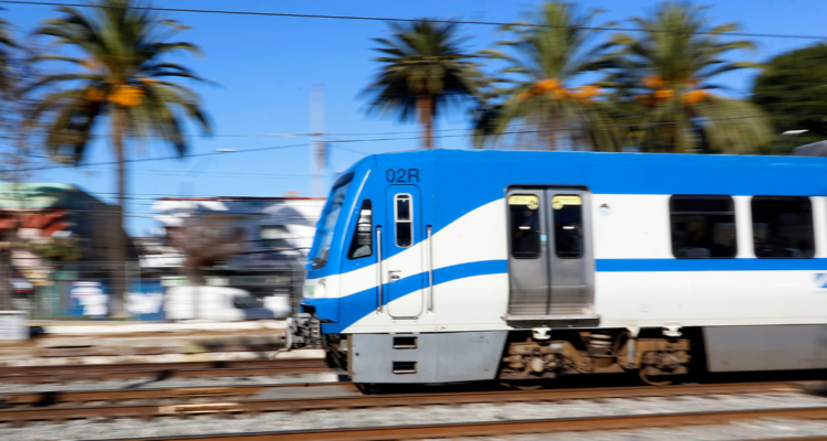 Anuncian avances en buses eléctricos nocturnos y Estación Valencia: serían implementados en 2025