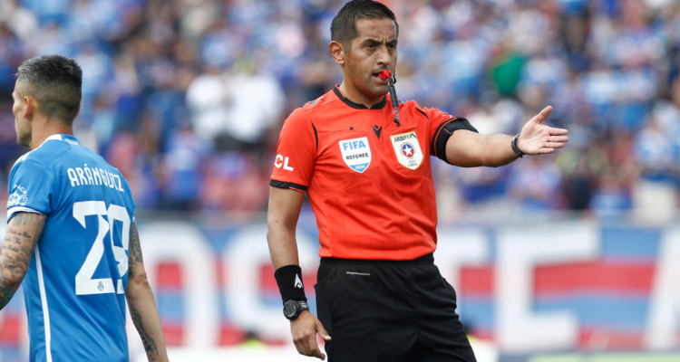 Tobar respalda trabajo del VAR en gol anulado a La U y desliza crítica a juez Francisco Gilabert