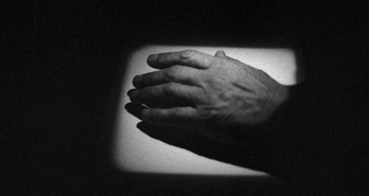 una sombra oscilante