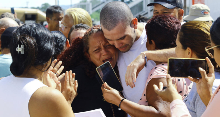 Venezuela libera a más de un centenar de detenidos durante las protestas postelectorales