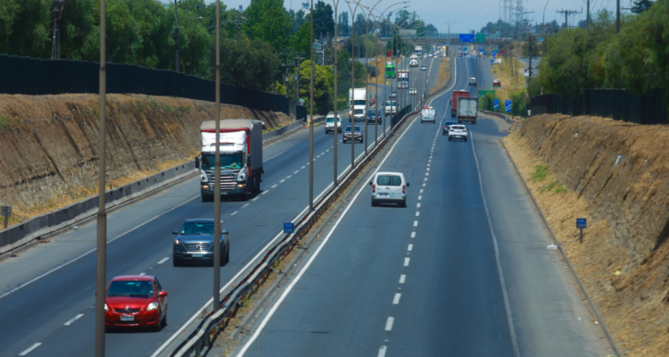 290 mil vehículos se proyectan en rutas de Los Ríos para estas fiestas: refuerzan fiscalizaciones