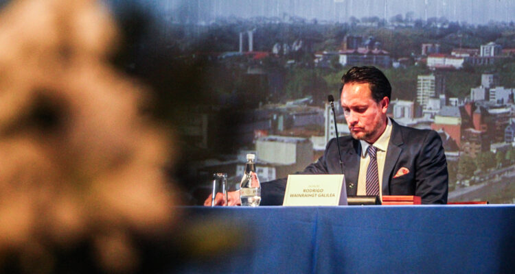 Despiden a 163 funcionarios municipales en P. Montt: Wainraihgt detectó excesos de pagos horas extras