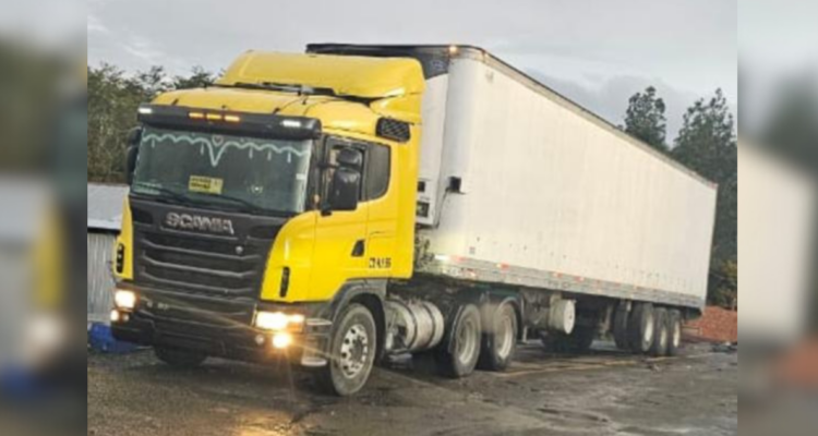 Hallan camión que fue robado con 22 toneladas de salmón camino a Puerto Varas: estaba sin su carga