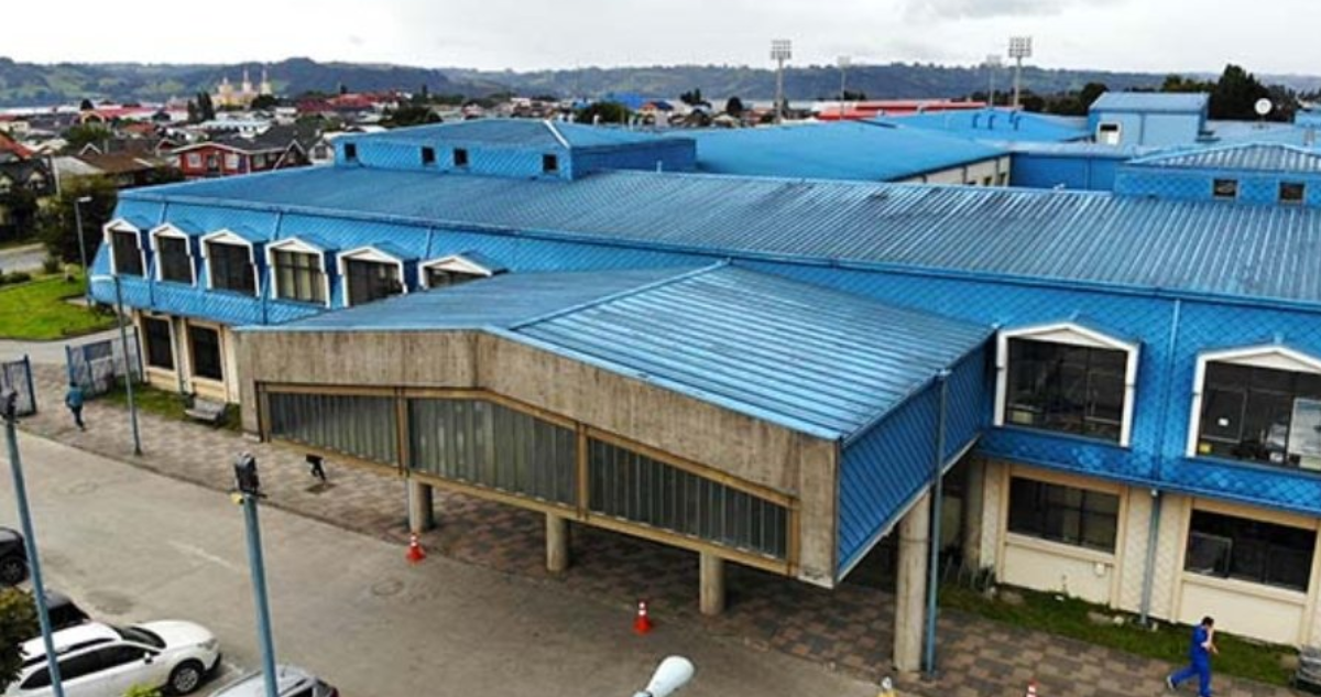 Hospital de Castro suspende cirugías electivas y servicios no urgentes por crisis presupuestaria