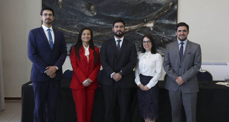 Directorio de ADICA 2024-2026 de izquierda a derecha: Julio Villarroel, Carmen Nishihara, Cristián Piña, Isidora Rojas y Ricardo Rivano