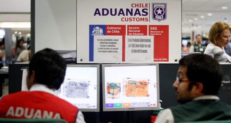 Aduanas Metropolitana bajo la lupa: Contraloría revela descontrol en el ingreso de mercancías al país