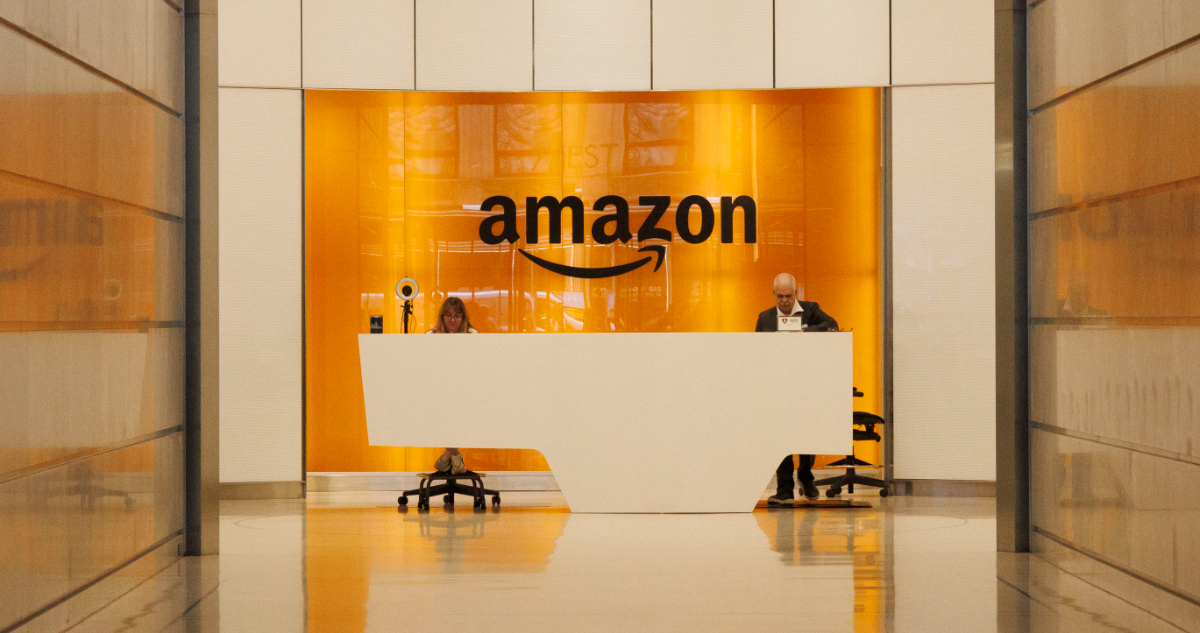 Fiscal en EEUU acusa a Amazon de clasismo: cobra a clientes de barrios bajos pero no entrega servicios