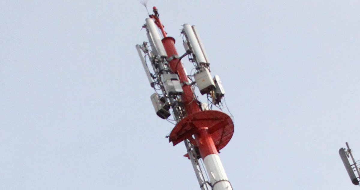 Antena por con problemas de conectividad móvil en Freire