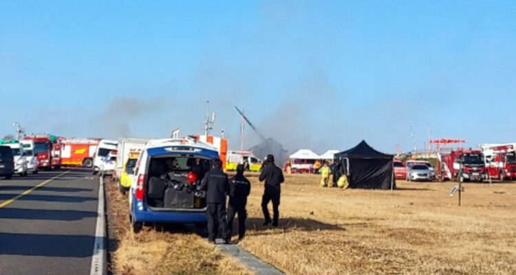 Al menos 28 muertos deja accidente aéreo en Corea del Sur: avión chocó contra una valla
