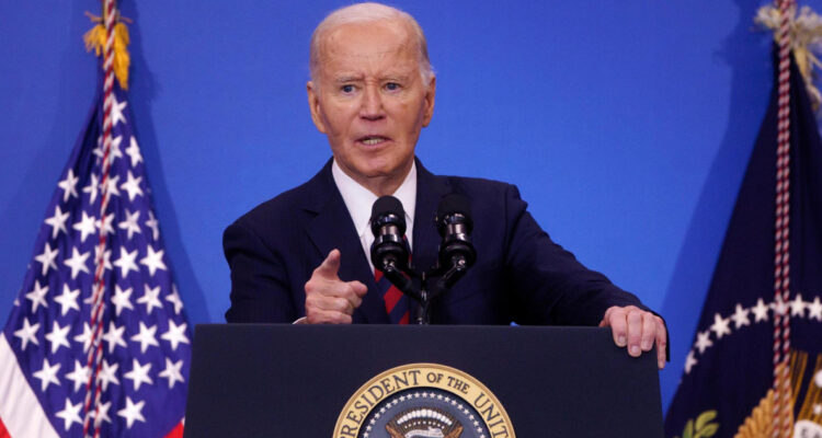 Biden avisa que las políticas de Trump podrían suponer un “desastre económico” para Estados Unidos