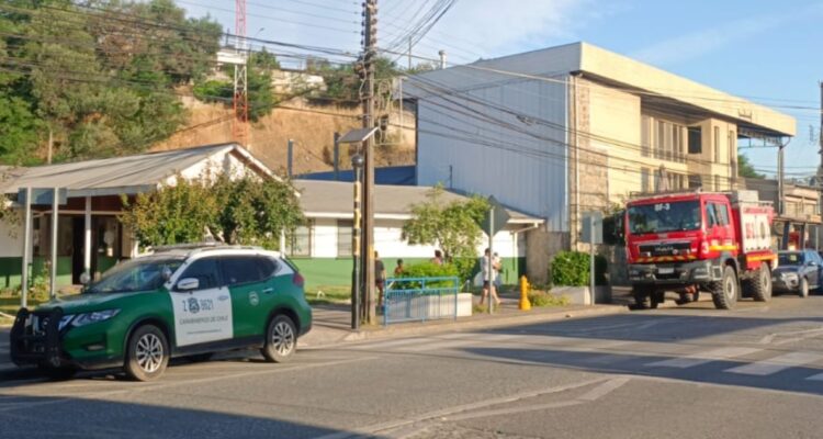 Suspenden de funciones a comandante de Bomberos formalizado por robar agua para llenar piscina en Laja