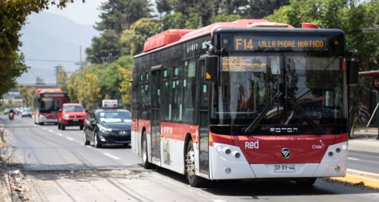 Publican contenidos esenciales para nueva licitación de buses RED: beneficiará a 16 comunas